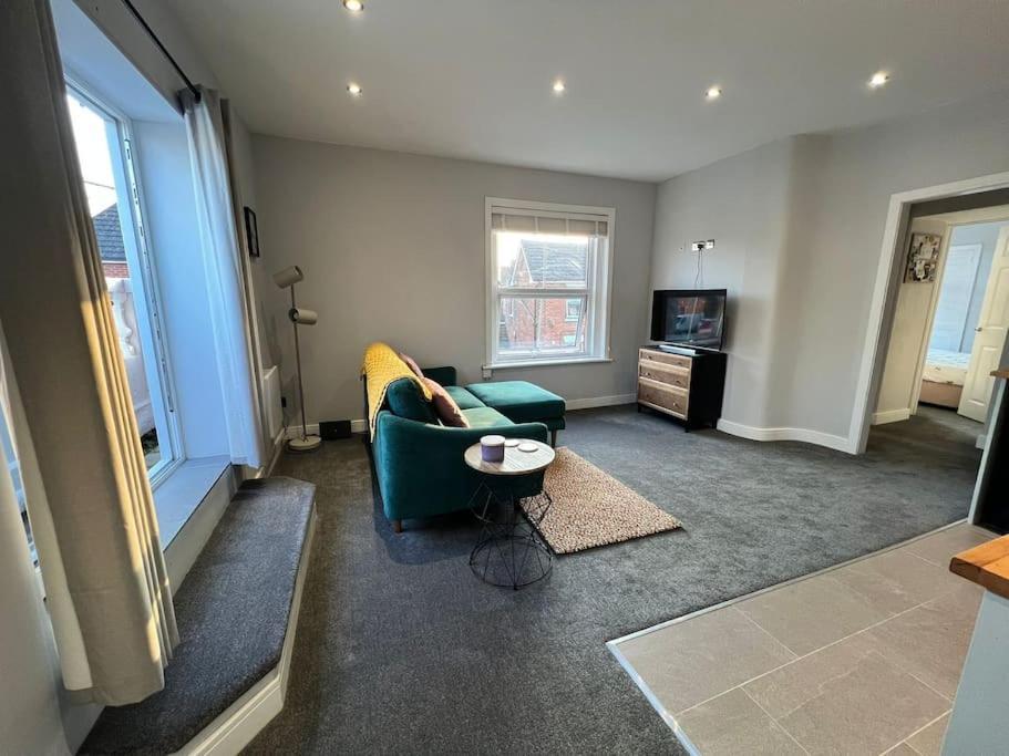 Bright, First Floor, One Bedroom Flat In Wimborne Wimborne Minster Luaran gambar