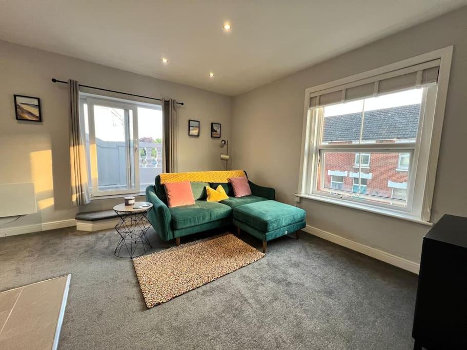 Bright, First Floor, One Bedroom Flat In Wimborne Wimborne Minster Luaran gambar