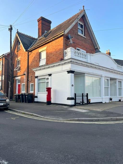 Bright, First Floor, One Bedroom Flat In Wimborne Wimborne Minster Luaran gambar
